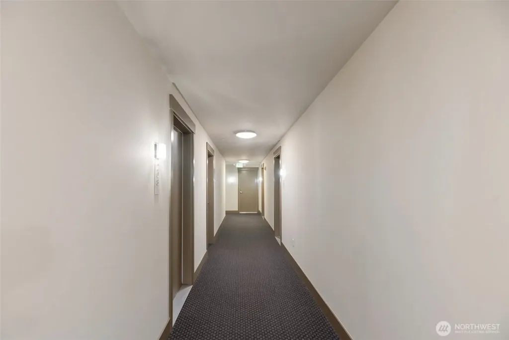 4547 8th Avenue NE Seattle WA 98105