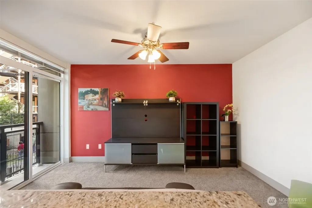 4547 8th Avenue NE Seattle WA 98105
