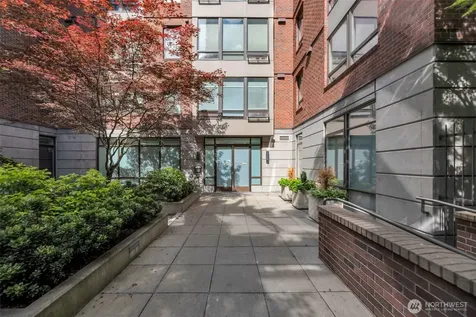4547 8th Avenue NE Seattle WA 98105