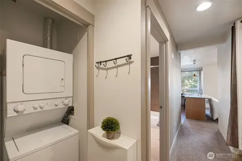 4547 8th Avenue NE Seattle WA 98105