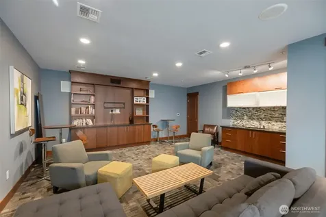 4547 8th Avenue NE Seattle WA 98105