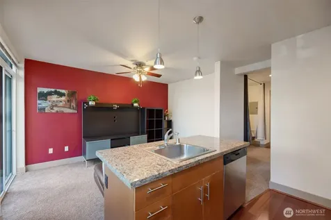 4547 8th Avenue NE Seattle WA 98105