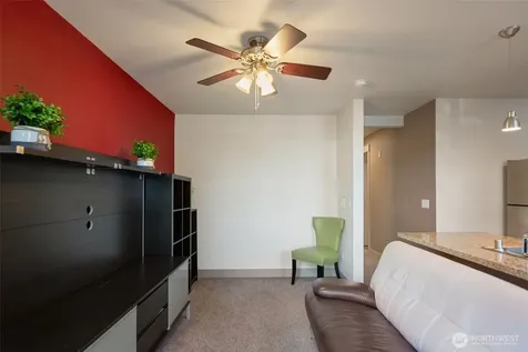 4547 8th Avenue NE Seattle WA 98105
