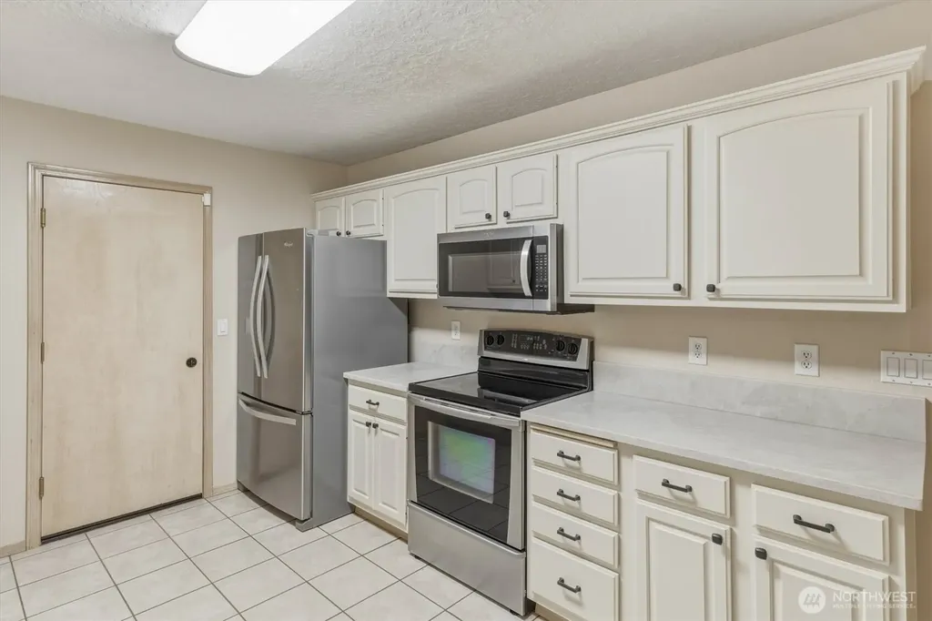 8 Ammons Lane Longview WA 98632