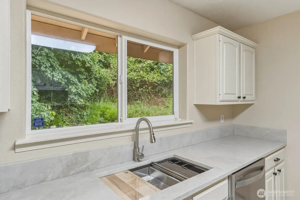 8 Ammons Lane Longview WA 98632