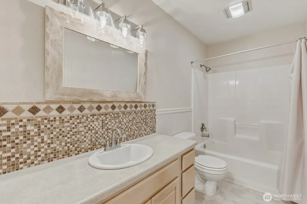 8 Ammons Lane Longview WA 98632