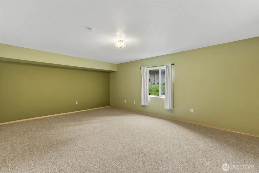 8 Ammons Lane Longview WA 98632