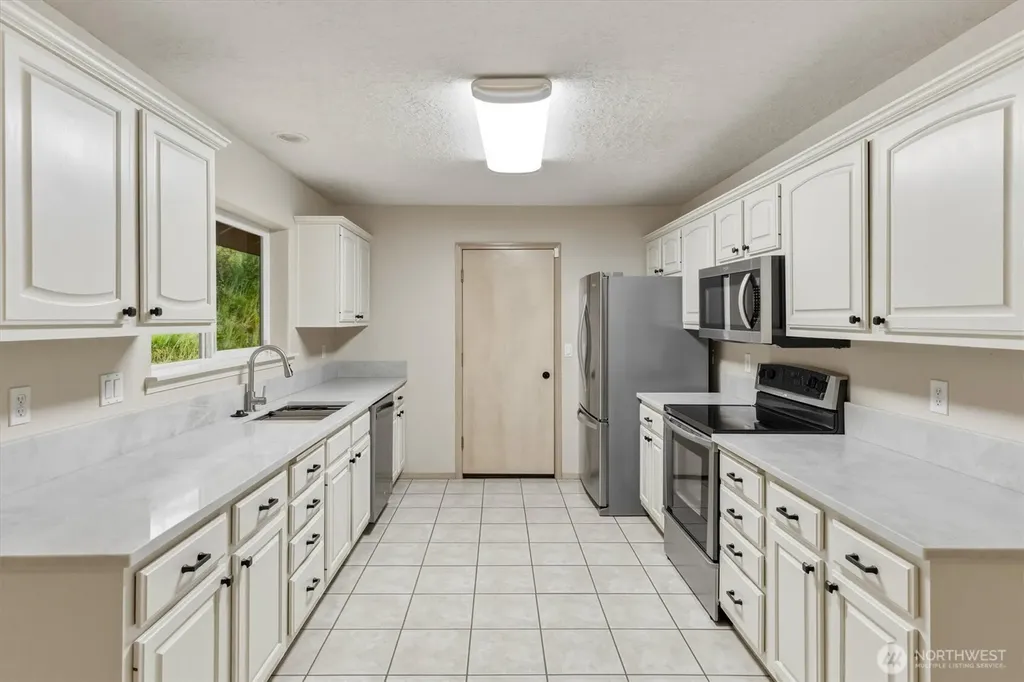8 Ammons Lane Longview WA 98632