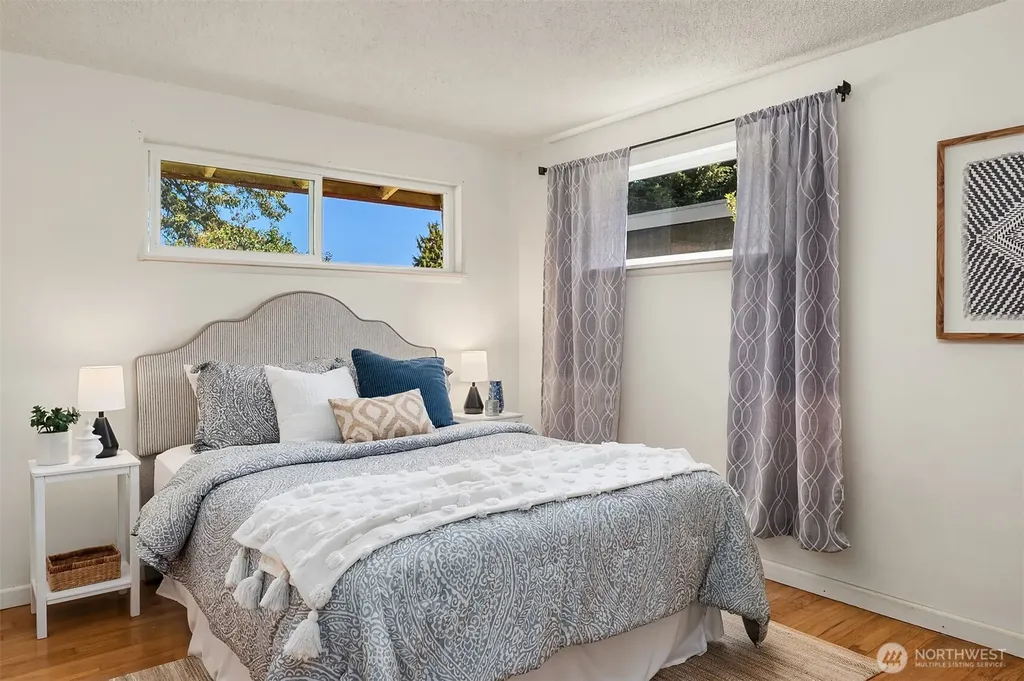 16022 11th Avenue SW Burien WA 98166