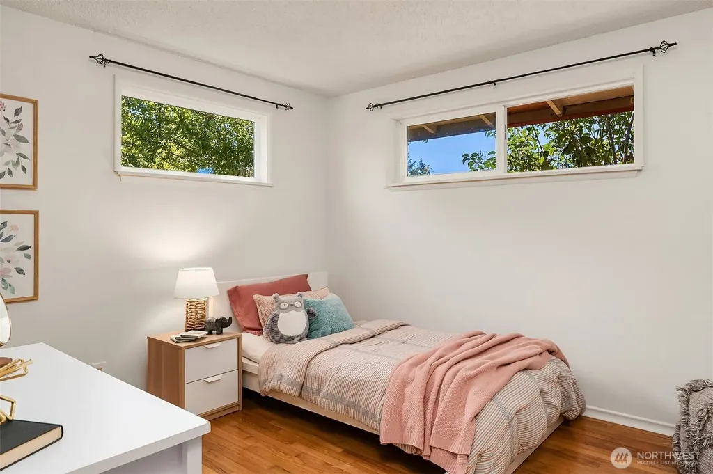 16022 11th Avenue SW Burien WA 98166