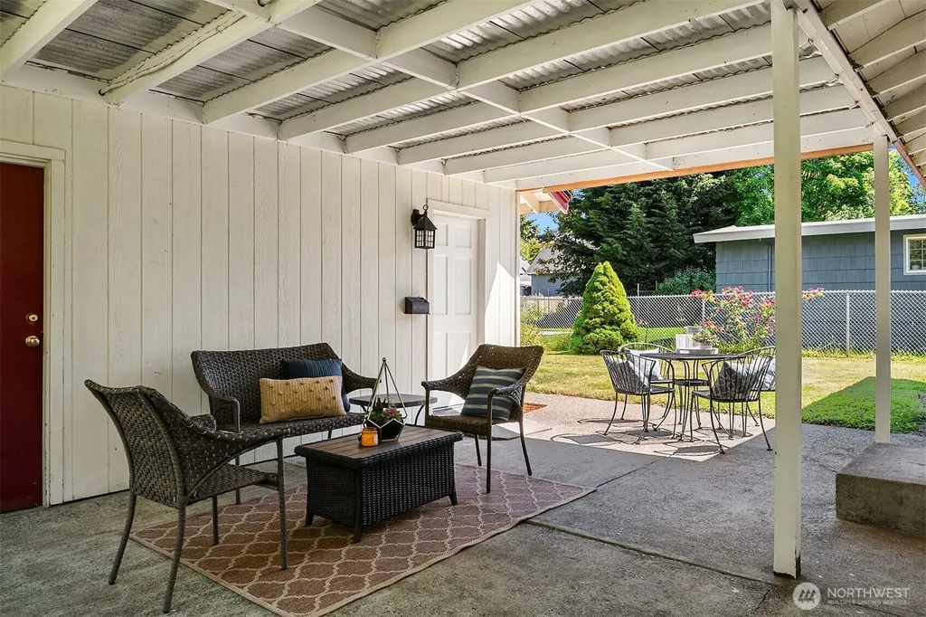 16022 11th Avenue SW Burien WA 98166