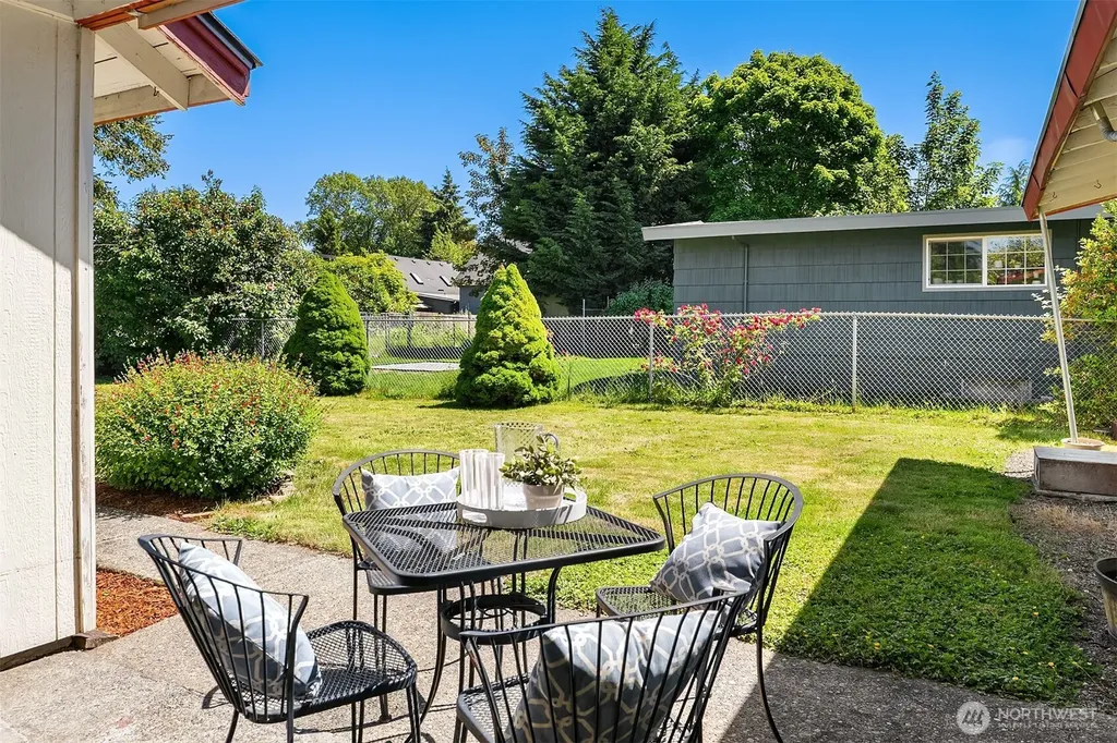16022 11th Avenue SW Burien WA 98166