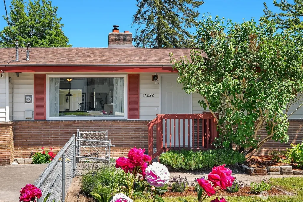 16022 11th Avenue SW Burien WA 98166