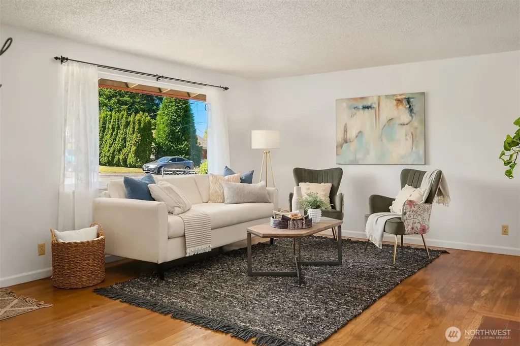 16022 11th Avenue SW Burien WA 98166