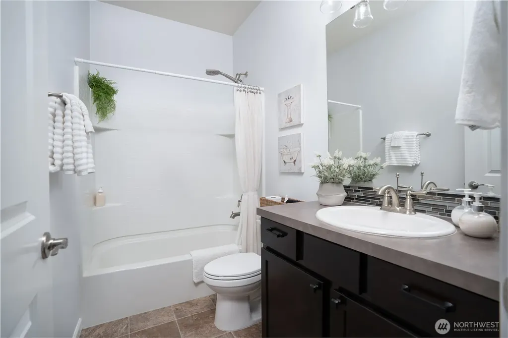 386 Grennan Lane N Enumclaw WA 98022