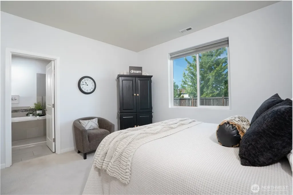 386 Grennan Lane N Enumclaw WA 98022