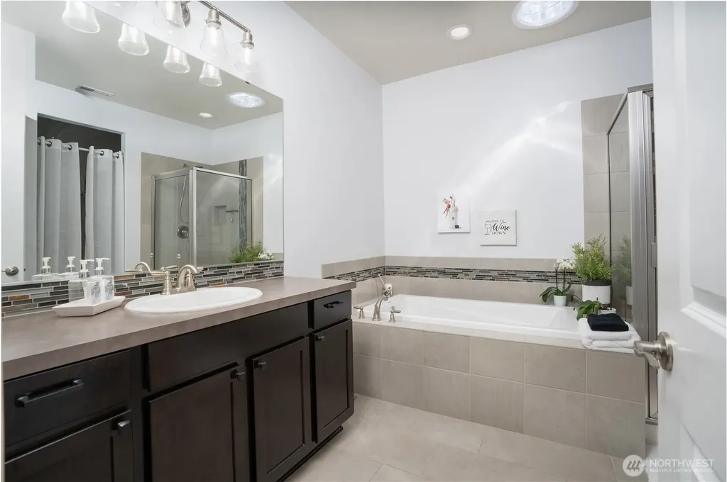 386 Grennan Lane N Enumclaw WA 98022