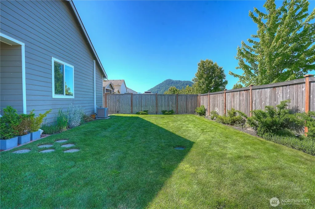 386 Grennan Lane N Enumclaw WA 98022