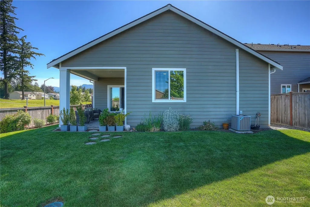 386 Grennan Lane N Enumclaw WA 98022