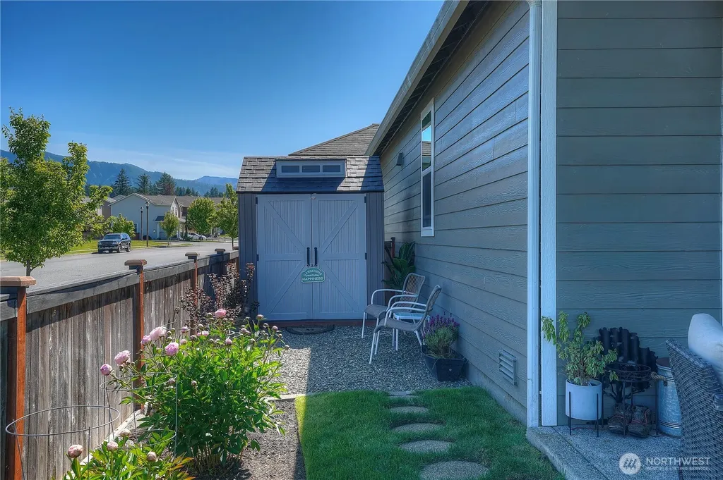 386 Grennan Lane N Enumclaw WA 98022