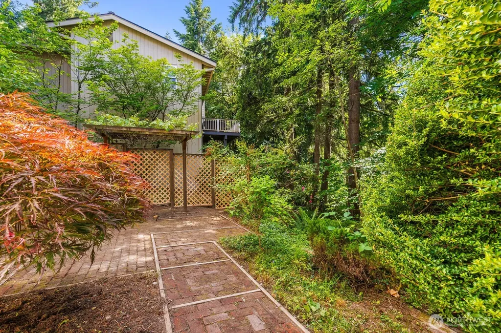 4529 153rd Ave SE Bellevue WA 98006
