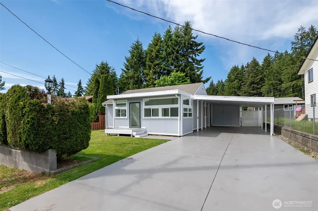 2217 E 64th Street Tacoma WA 98404