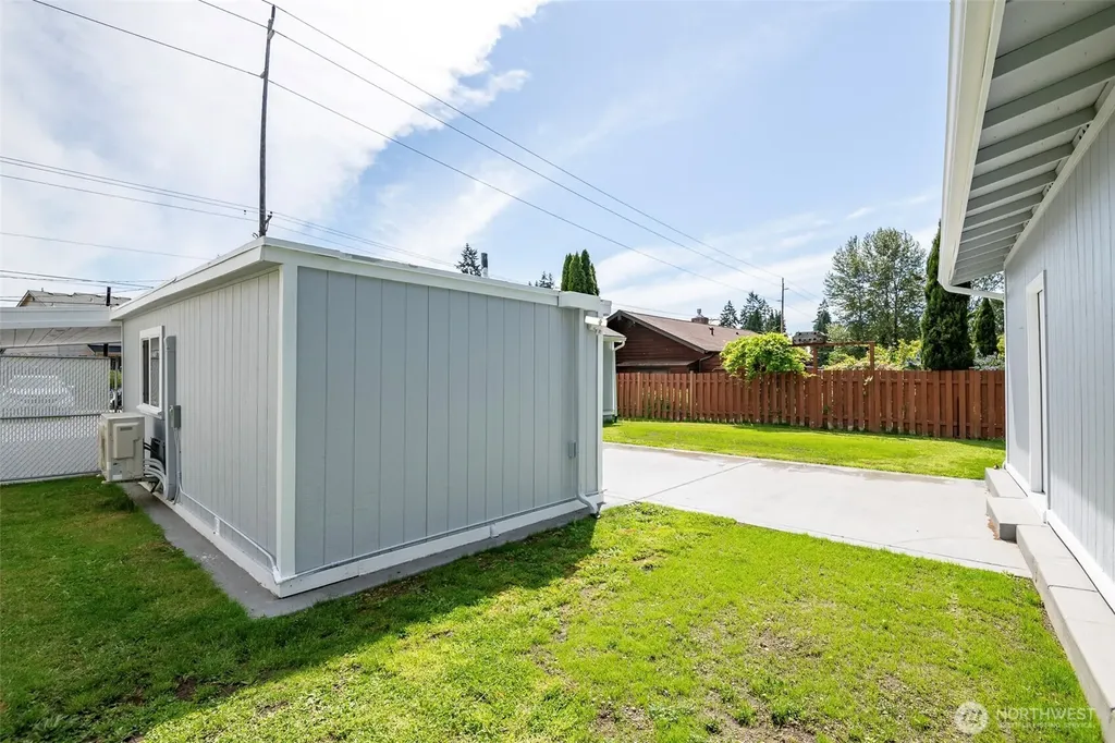 2217 E 64th Street Tacoma WA 98404