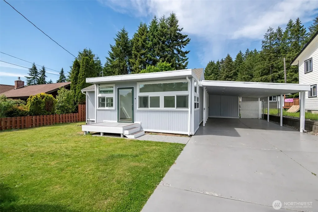 2217 E 64th Street Tacoma WA 98404