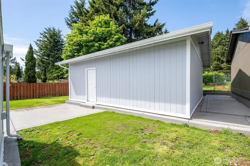 2217 E 64th Street Tacoma WA 98404