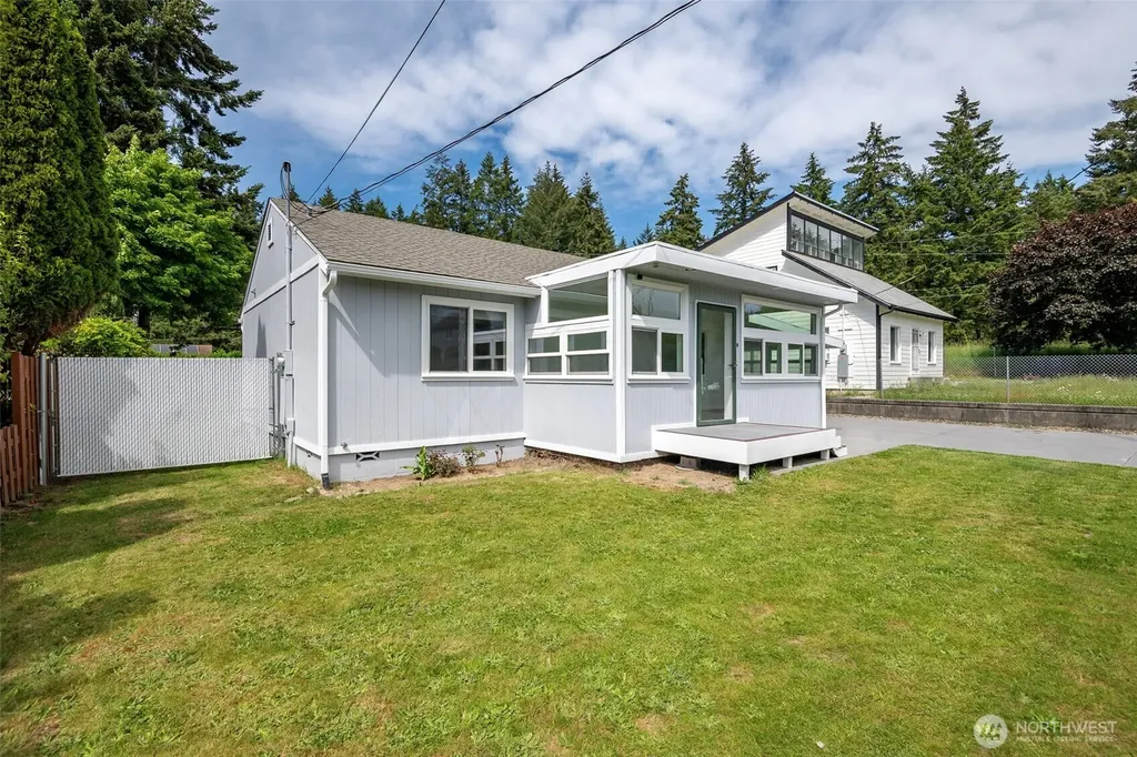 2217 E 64th Street Tacoma WA 98404