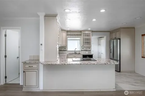 2217 E 64th Street Tacoma WA 98404