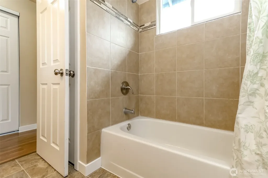 3109 L Street NE Auburn WA 98002