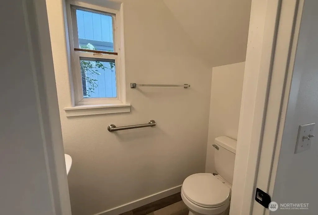 6414 NE Fern Street Suquamish WA 98392