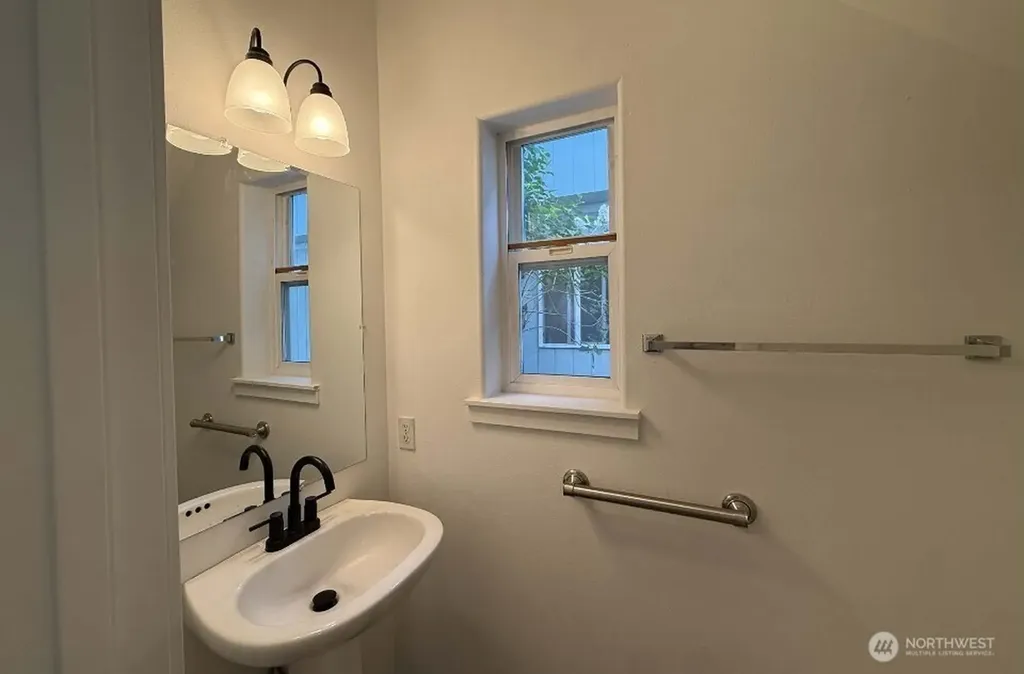 6414 NE Fern Street Suquamish WA 98392