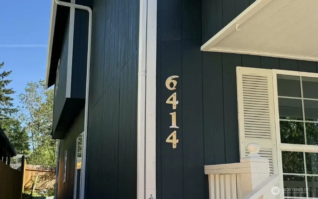 6414 NE Fern Street Suquamish WA 98392
