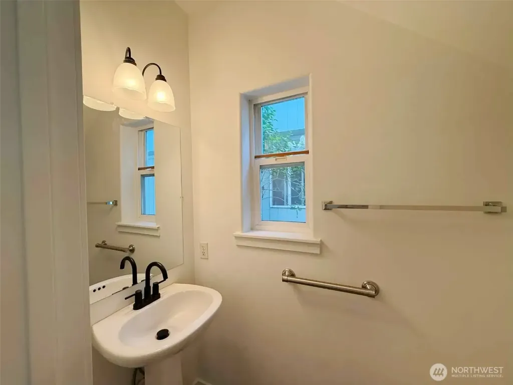6414 NE Fern Street Suquamish WA 98392