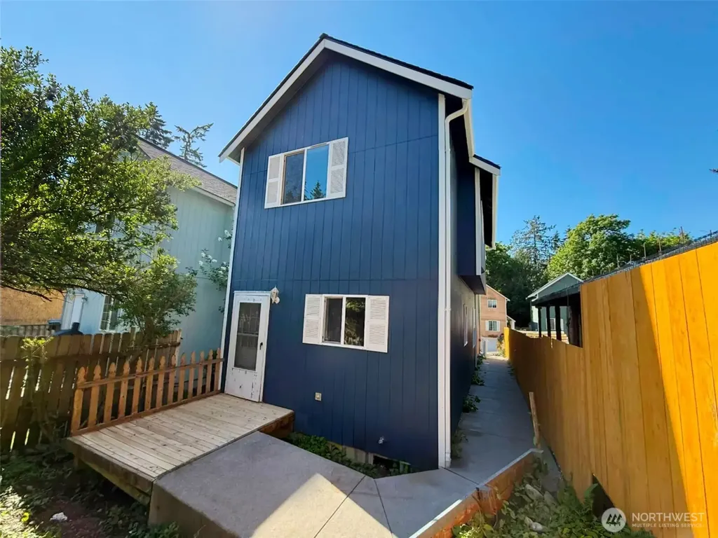 6414 NE Fern Street Suquamish WA 98392