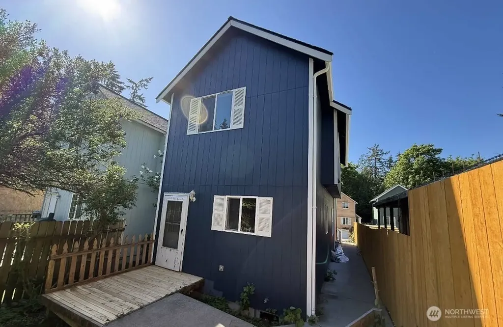 6414 NE Fern Street Suquamish WA 98392