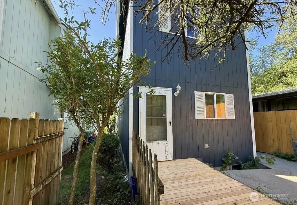 6414 NE Fern Street Suquamish WA 98392