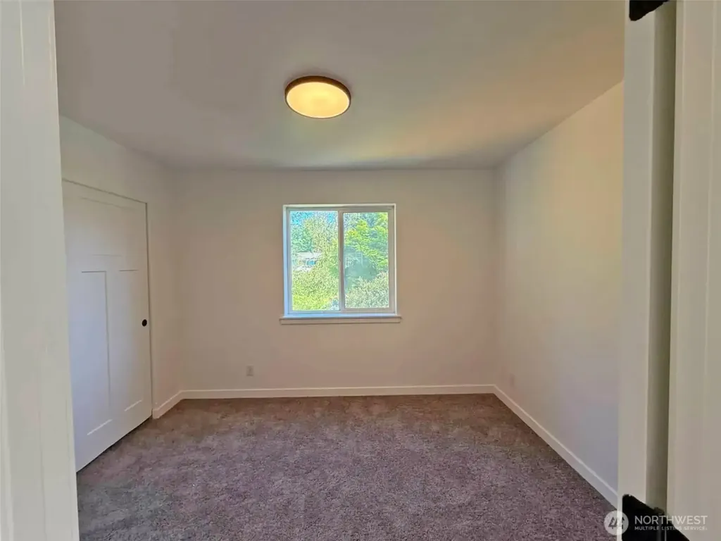 6414 NE Fern Street Suquamish WA 98392