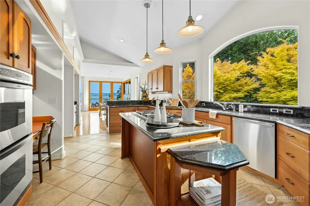 21322 NE President Point Road Kingston WA 98346