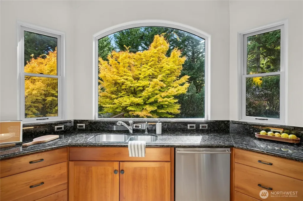 21322 NE President Point Road Kingston WA 98346