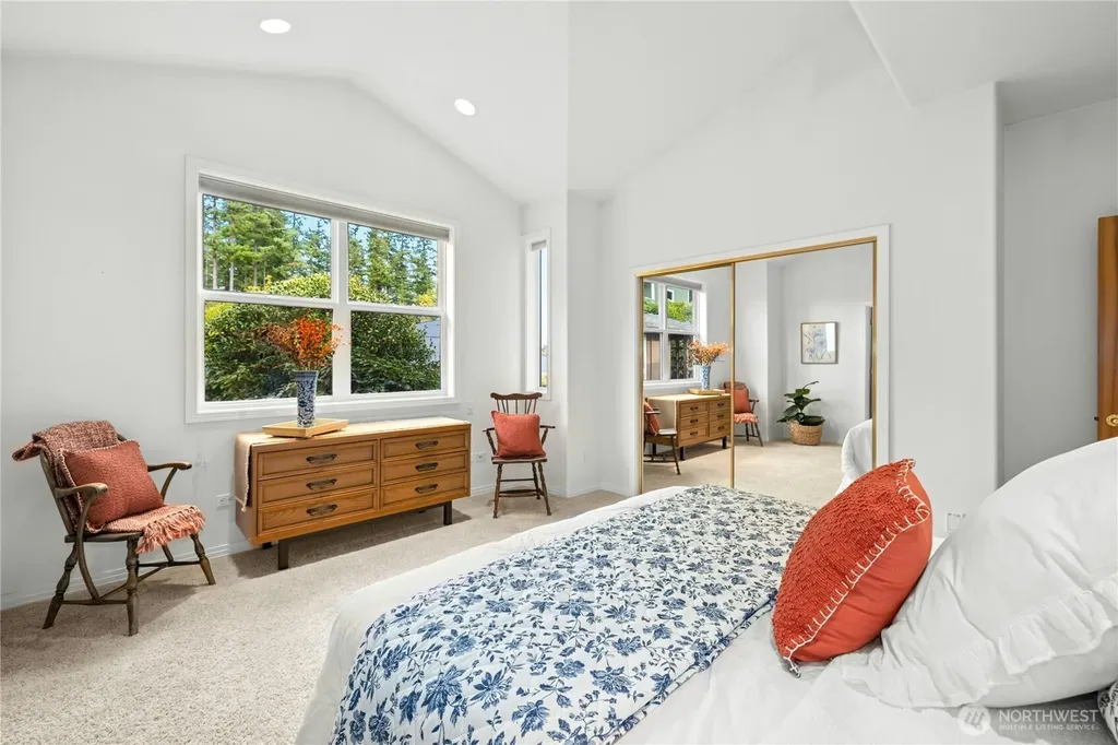 21322 NE President Point Road Kingston WA 98346