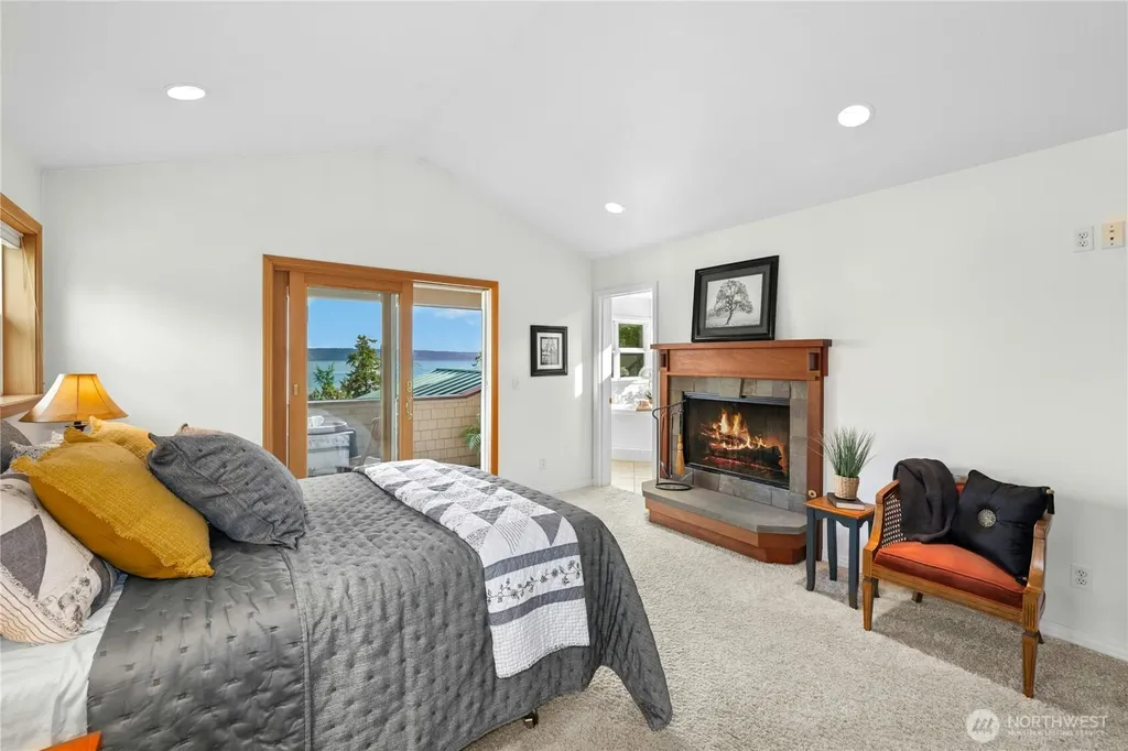 21322 NE President Point Road Kingston WA 98346