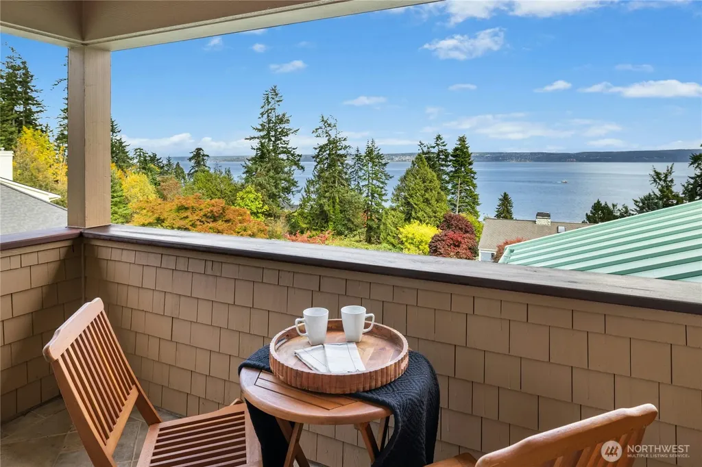 21322 NE President Point Road Kingston WA 98346