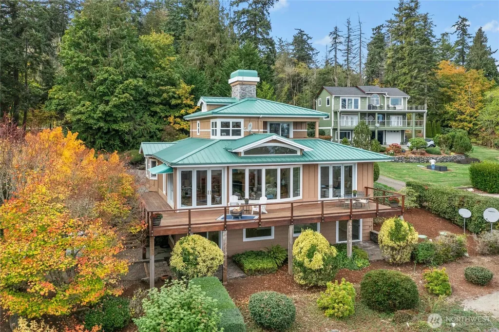21322 NE President Point Road Kingston WA 98346
