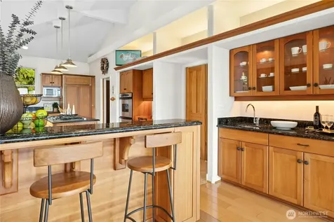 21322 NE President Point Road Kingston WA 98346
