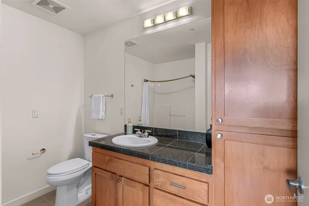 2607 Western Avenue Seattle WA 98121