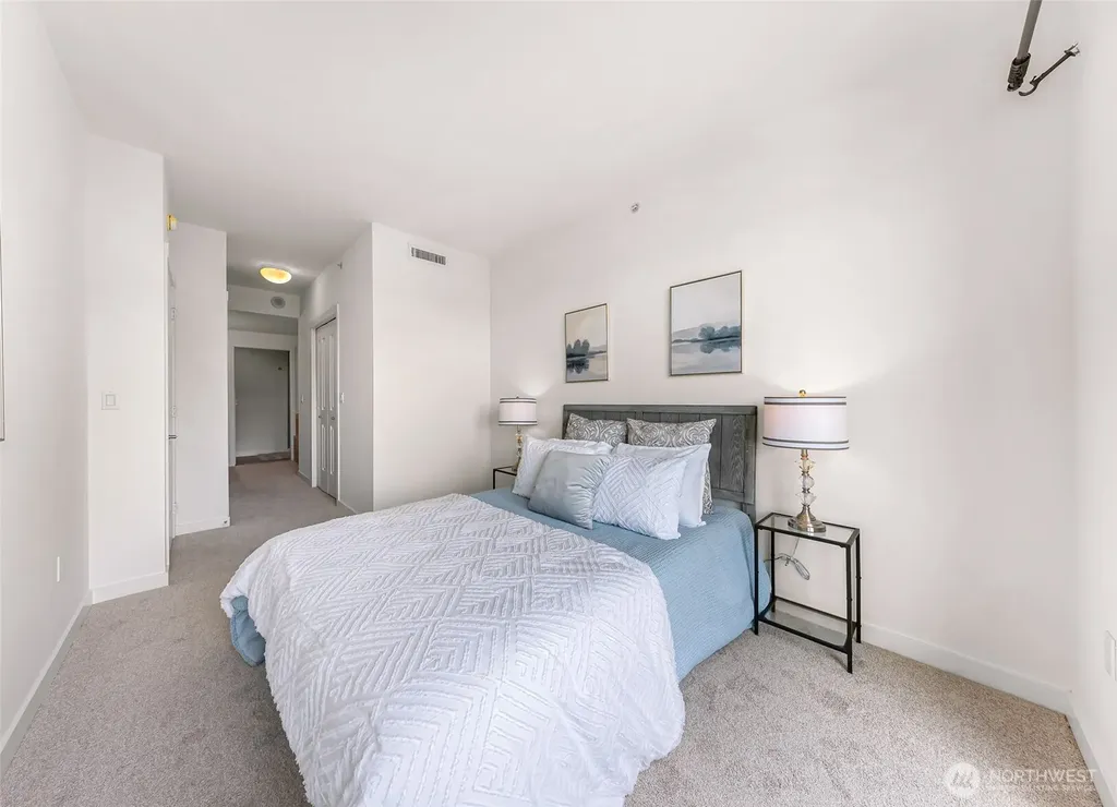 2607 Western Avenue Seattle WA 98121