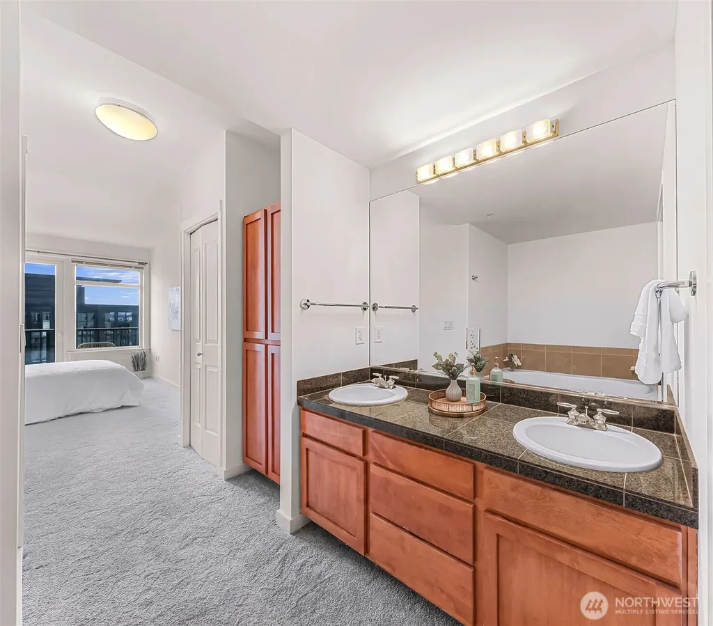 2607 Western Avenue Seattle WA 98121